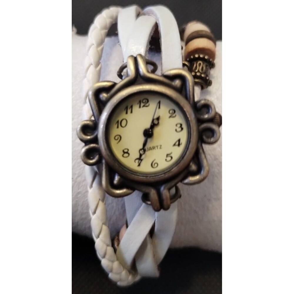 WHITE LEATHER WOMEN'S ANTIQUE QUARTZ WATCH WITH BEADS AND FEATHER CHARM